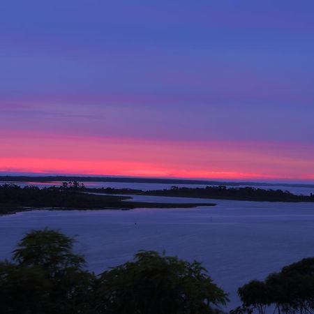 Ocean Views Motel Lakes Entrance Bagian luar foto